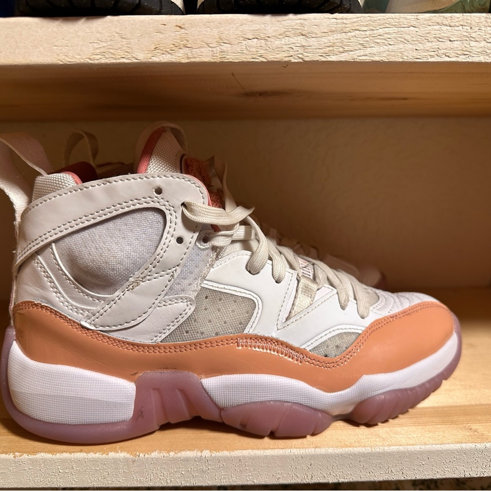 Nike Jordan Jumpman Two Trey Women’s Basketball Shoes  White/Sail/Coconut Milk